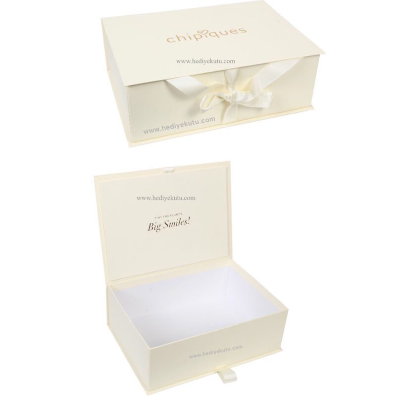 Marka Baskılı Dekoratif Hediye Kutusu